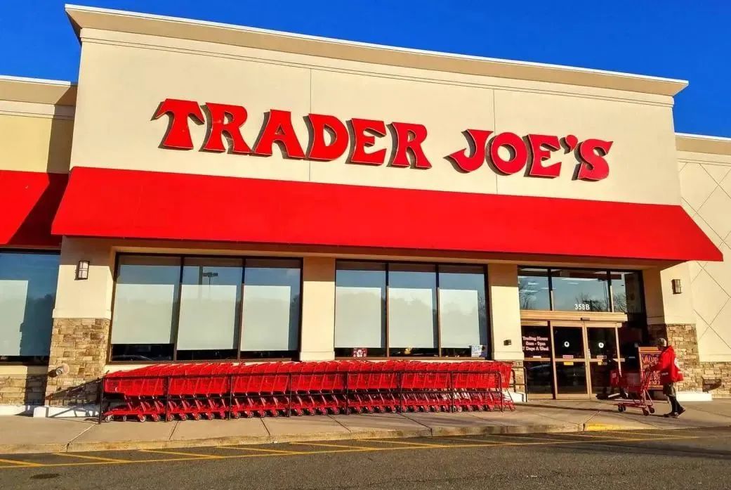 深圳品牌設(shè)計(jì)｜北美寶藏超市Trader Joe's，為何大受“精致?lián)浮比巳簹g迎？